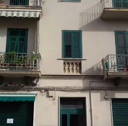 Bari, Puglia. E Facile Da Raggiungere !!