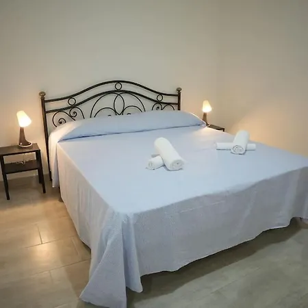 Bari, Puglia. E Facile Da Raggiungere !! Bari