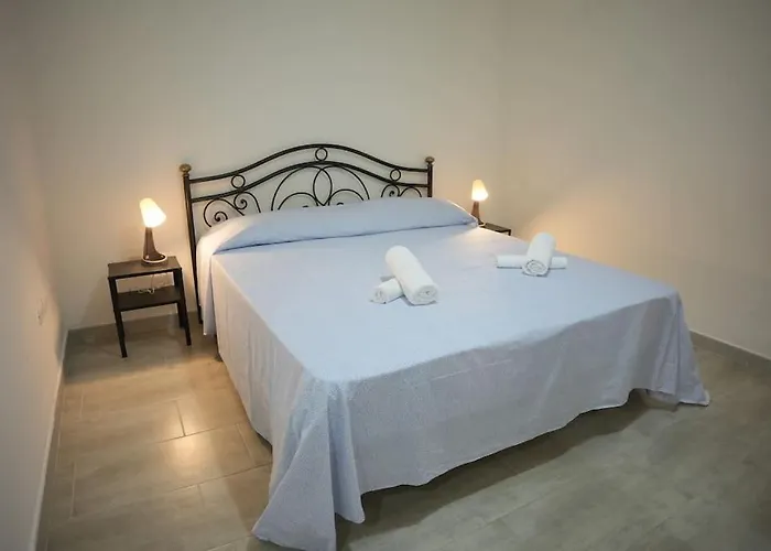 Bari, Puglia. E Facile Da Raggiungere !! Bari